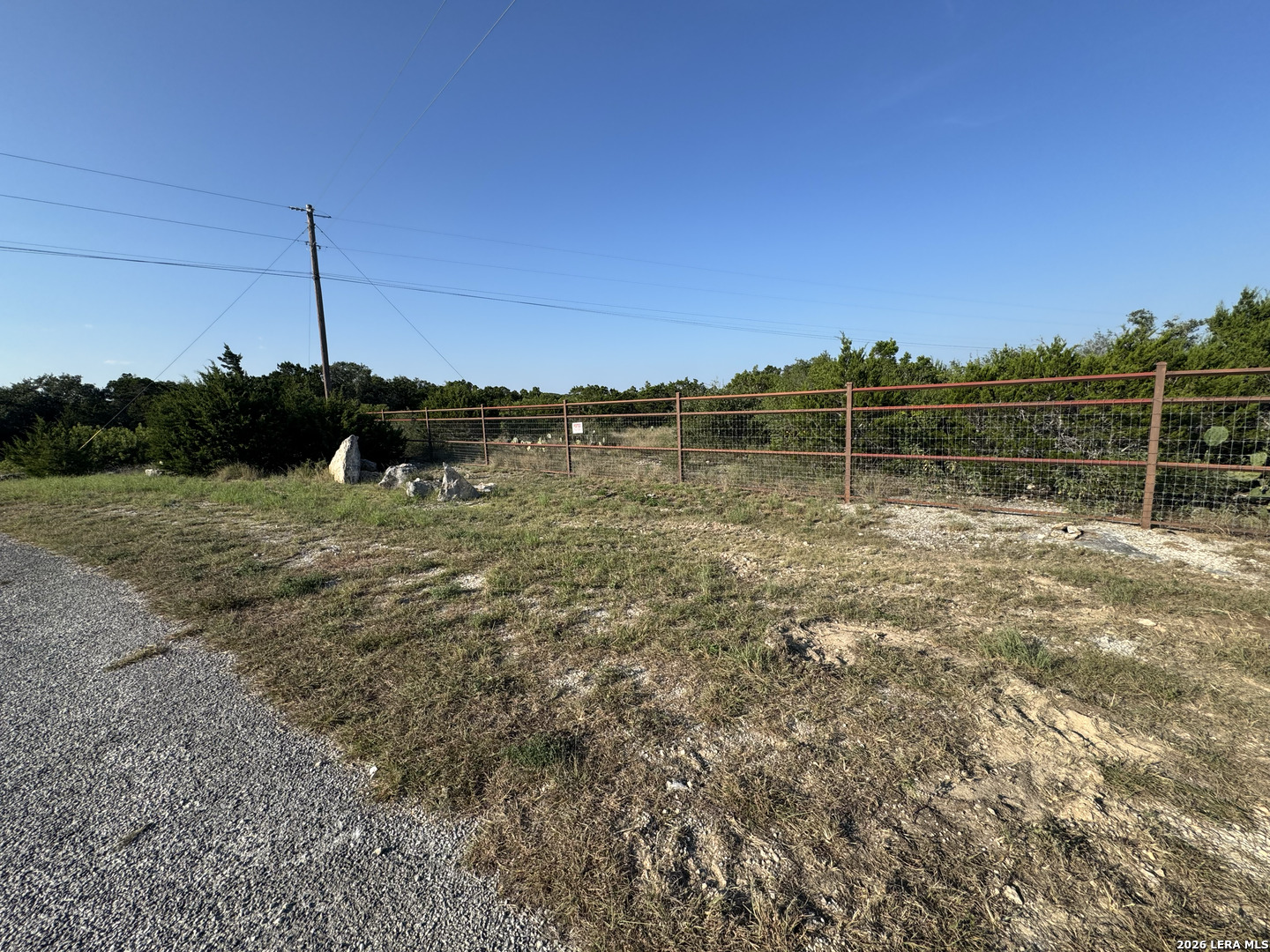 1423 County Road 2744 Mico TX 78056