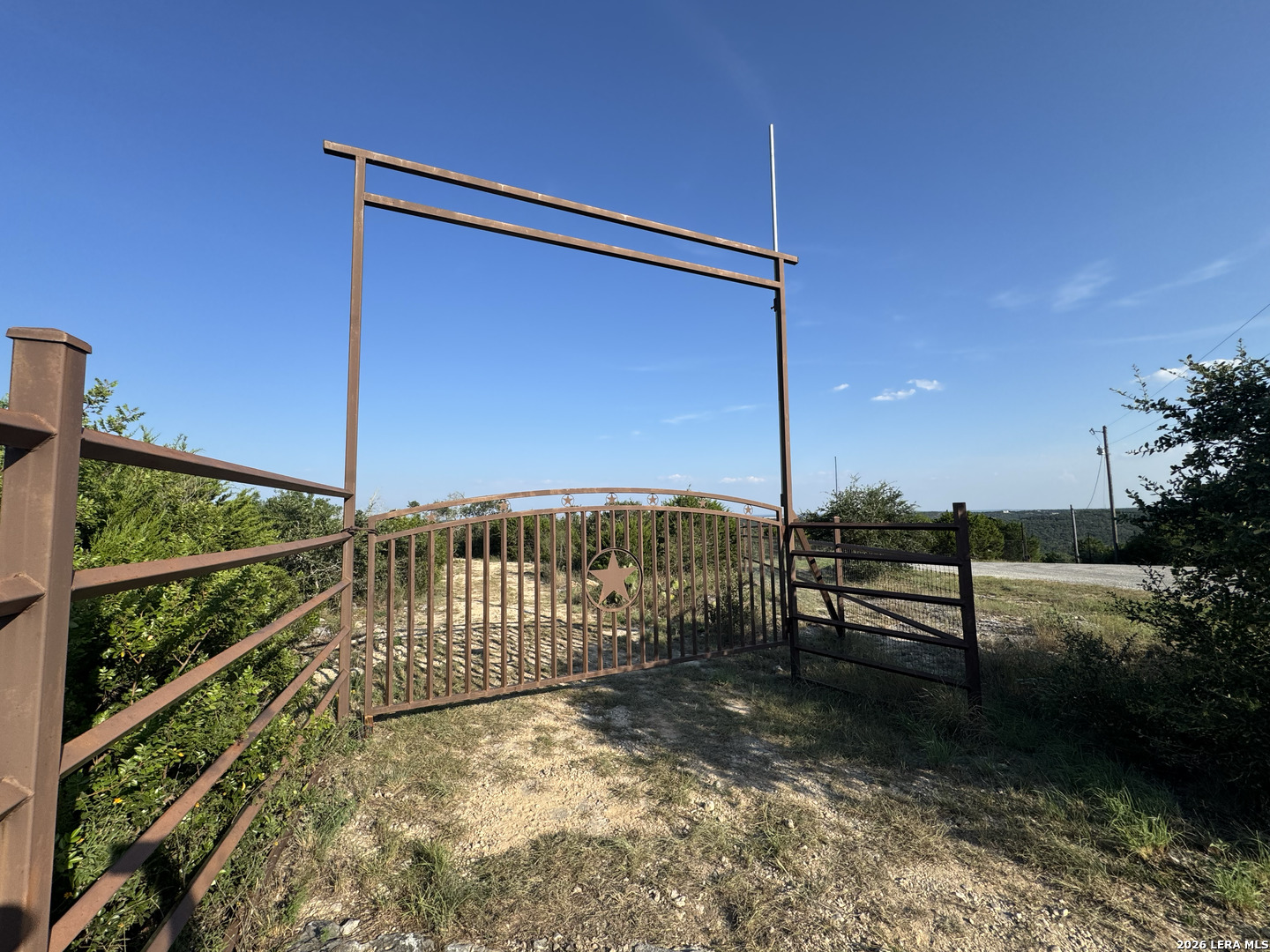 1423 County Road 2744 Mico TX 78056