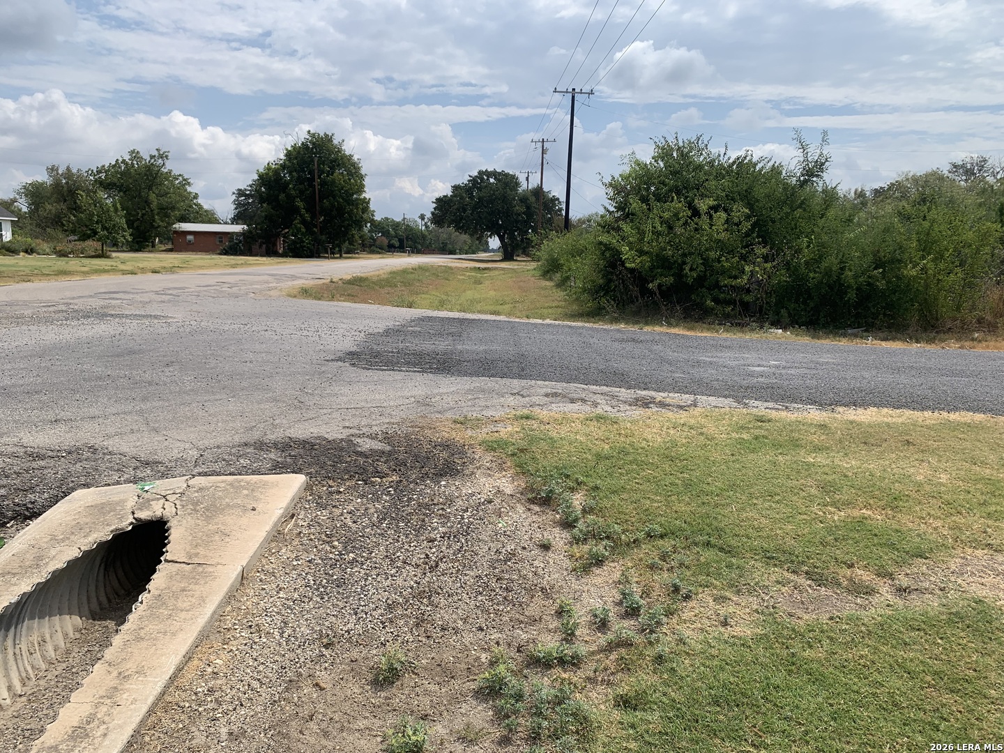 00 Cr 5216 Dhanis TX 78861