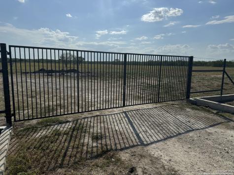 4303 Us Highway 83 Crystal City TX 78839