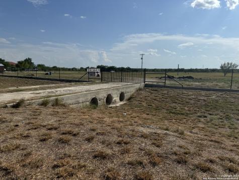 4303 Us Highway 83 Crystal City TX 78839