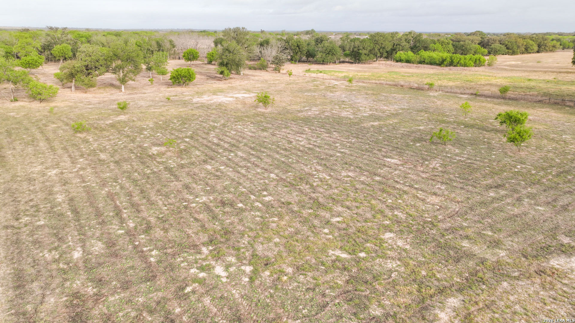 413 W Malone Devine TX 78016