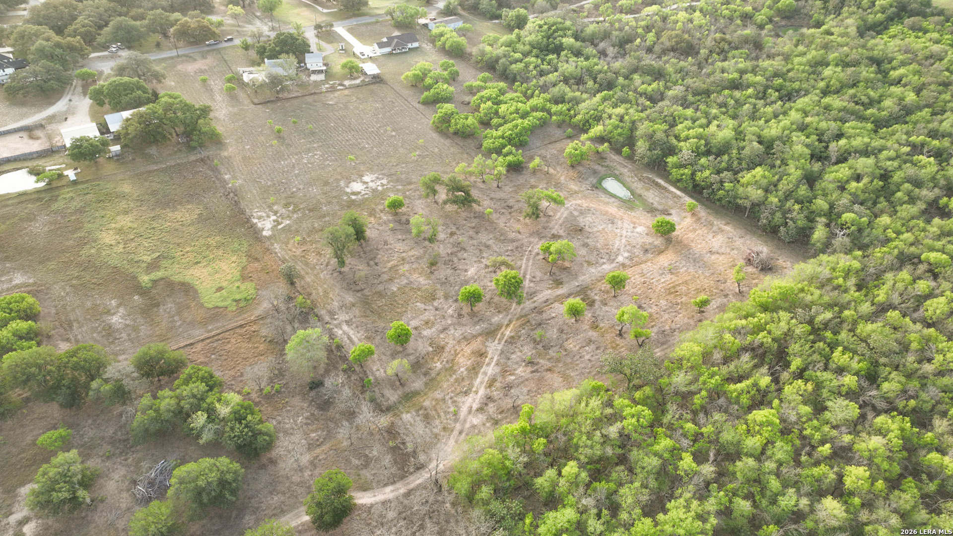 413 W Malone Devine TX 78016
