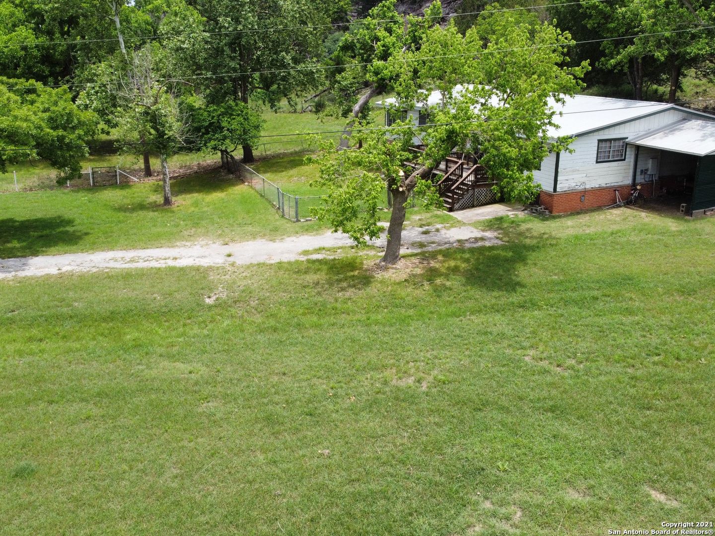 843 Charles Road Kerrville TX 78028