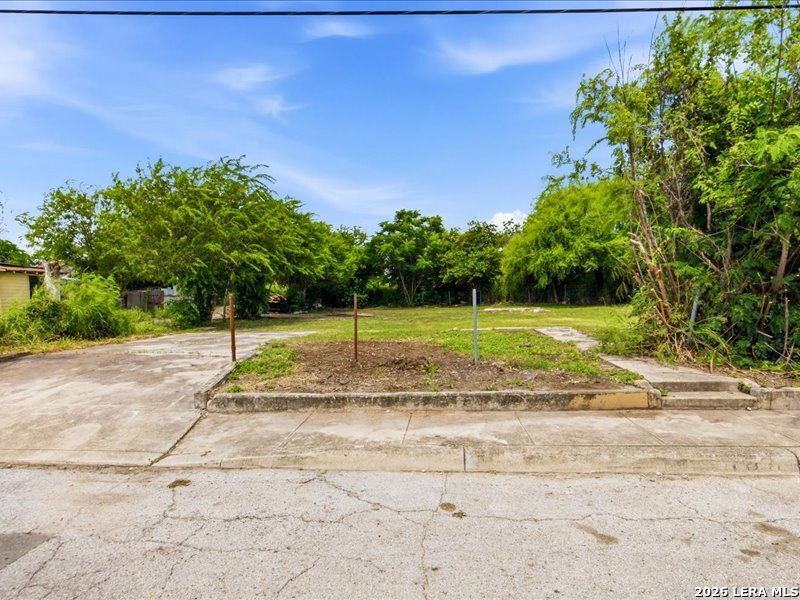 1203 S Comal San Antonio TX 78207