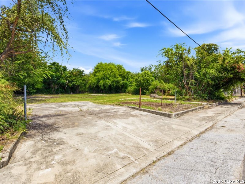 1203 S Comal San Antonio TX 78207