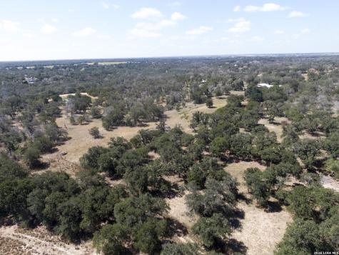 2404 County Road 320 Floresville TX 78114