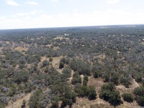 2404 County Road 320 Floresville TX 78114