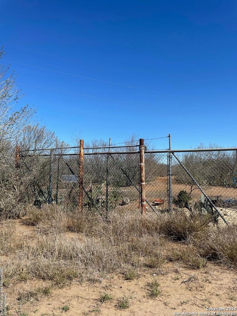 1010 Cr 308a Jourdanton TX 78026