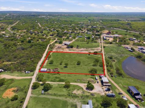 7293 Fm 327 Elmendorf TX 78112