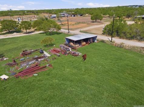 7293 Fm 327 Elmendorf TX 78112