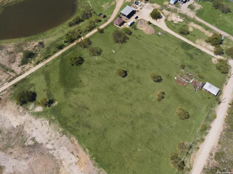 7293 Fm 327 Elmendorf TX 78112