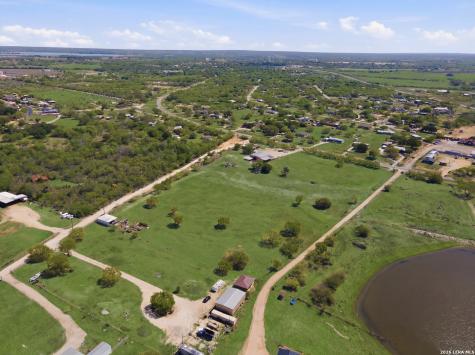 7293 Fm 327 Elmendorf TX 78112