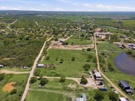 7293 Fm 327 Elmendorf TX 78112
