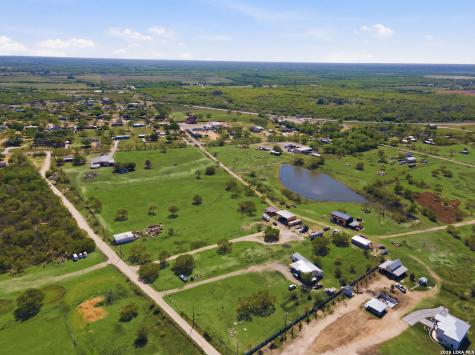7293 Fm 327 Elmendorf TX 78112