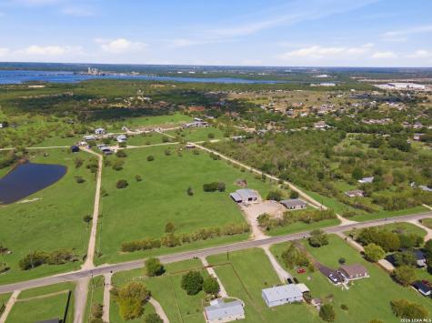 7293 Fm 327 Elmendorf TX 78112