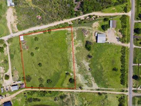 7293 Fm 327 Elmendorf TX 78112