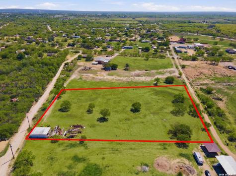 7293 Fm 327 Elmendorf TX 78112