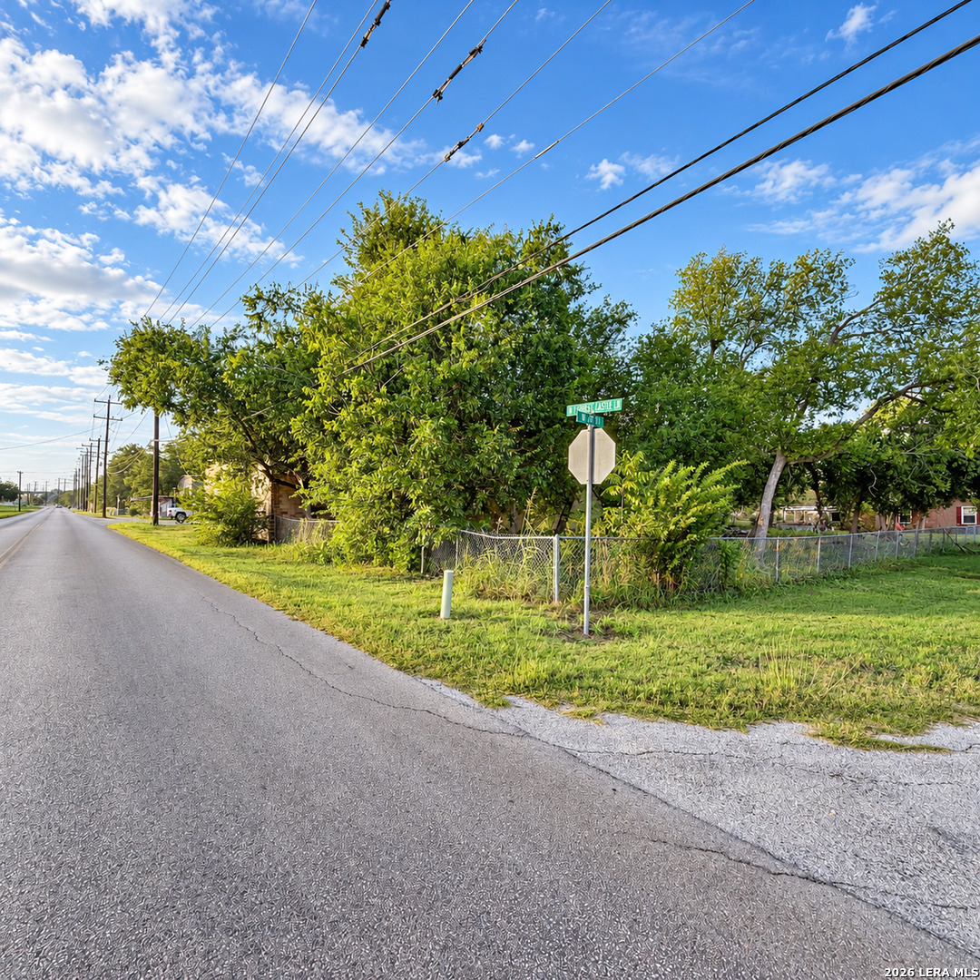 17109 Old Corpus Christi Road Elmendorf TX 78112