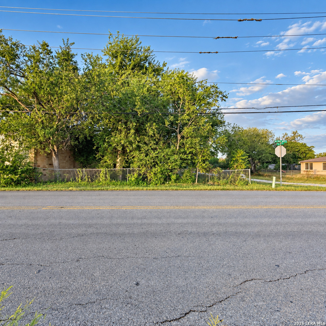 17109 Old Corpus Christi Road Elmendorf TX 78112