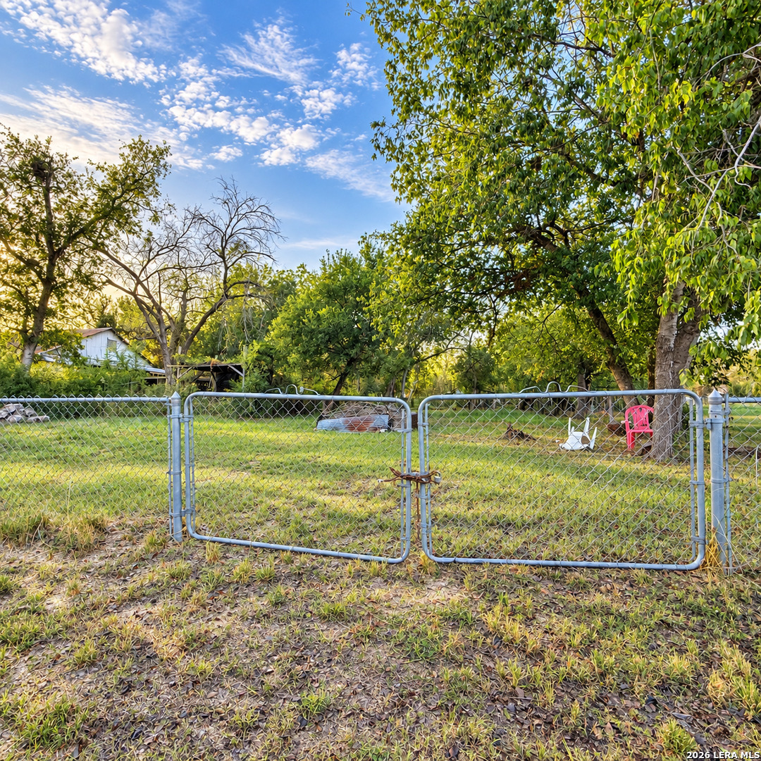 17109 Old Corpus Christi Road Elmendorf TX 78112