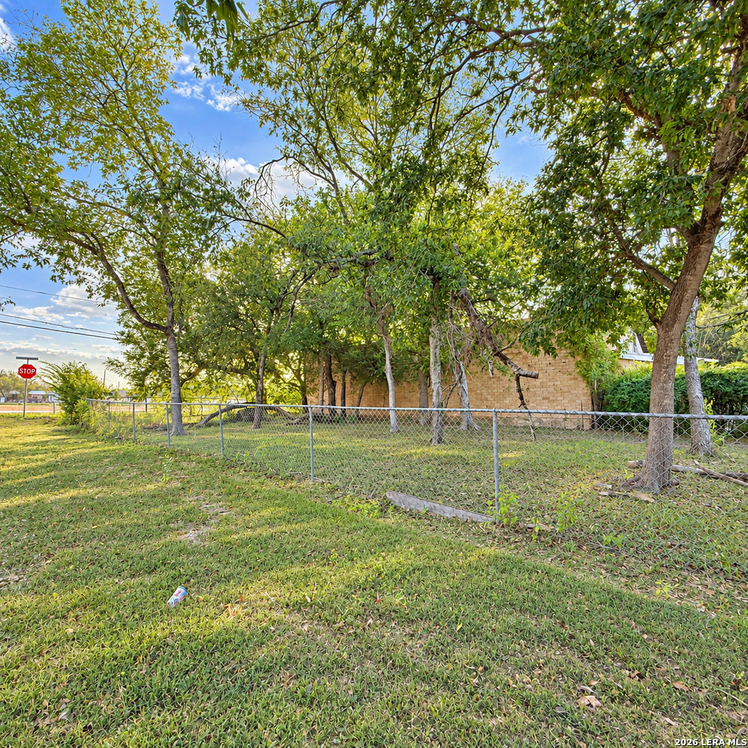 17109 Old Corpus Christi Road Elmendorf TX 78112