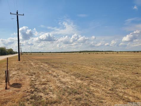 876 County Road 1670 Moore TX 78057