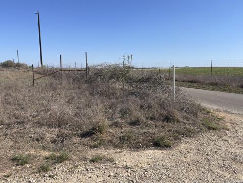 TRACT#8 12.31a County Road 777 Devine TX 78016