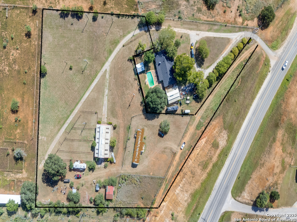 819 Us Highway 87 Stockdale TX 78160