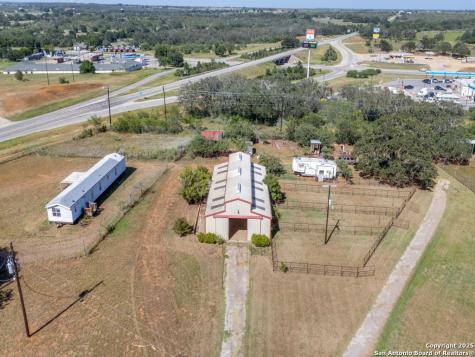 819 Us Highway 87 Stockdale TX 78160