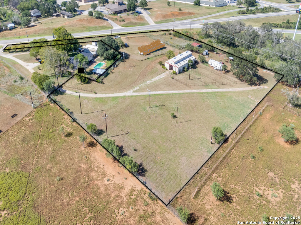 819 Us Highway 87 Stockdale TX 78160