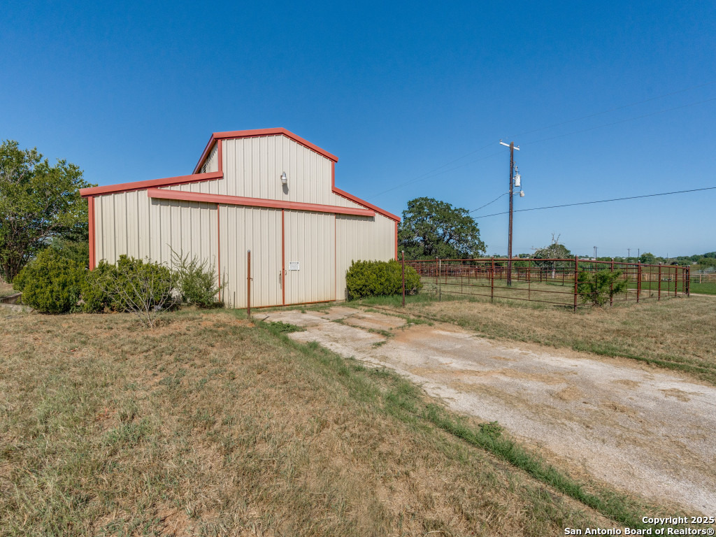 819 Us Highway 87 Stockdale TX 78160