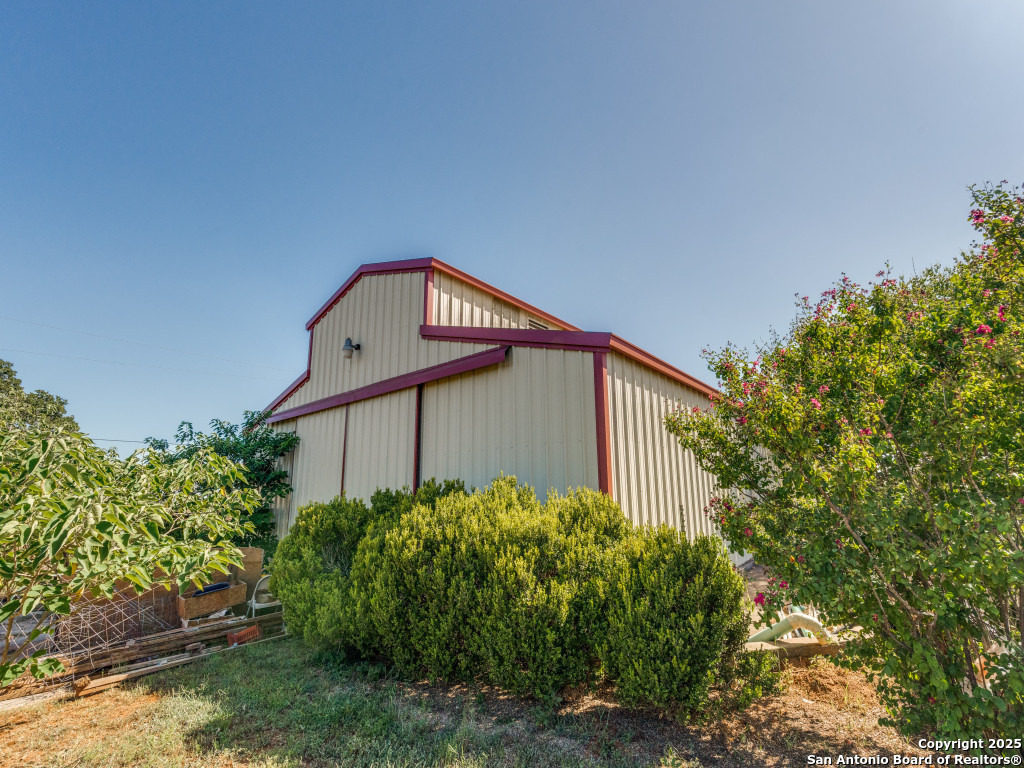 819 Us Highway 87 Stockdale TX 78160