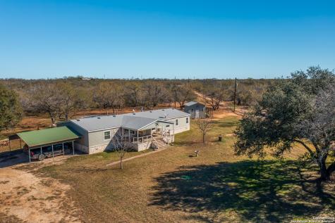 494 Private Road 7504 Moore TX 78057