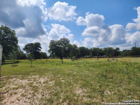 233 Triple Bend Drive La Vernia TX 78121