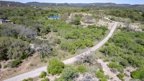 22 Camino Del Rancho Concan TX 78838