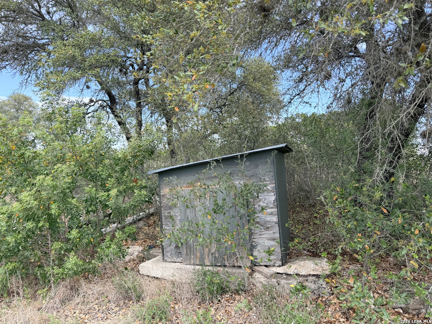 686 County Road 2700 Mico TX 78056