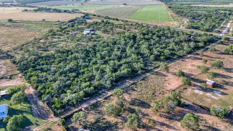 1181 State Highway 173 Bigfoot TX 78005