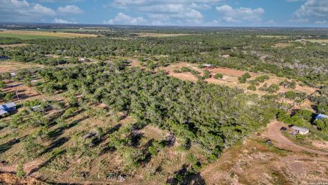 1181 State Highway 173 Bigfoot TX 78005