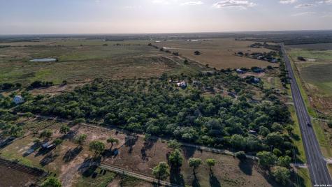 1181 State Highway 173 Bigfoot TX 78005