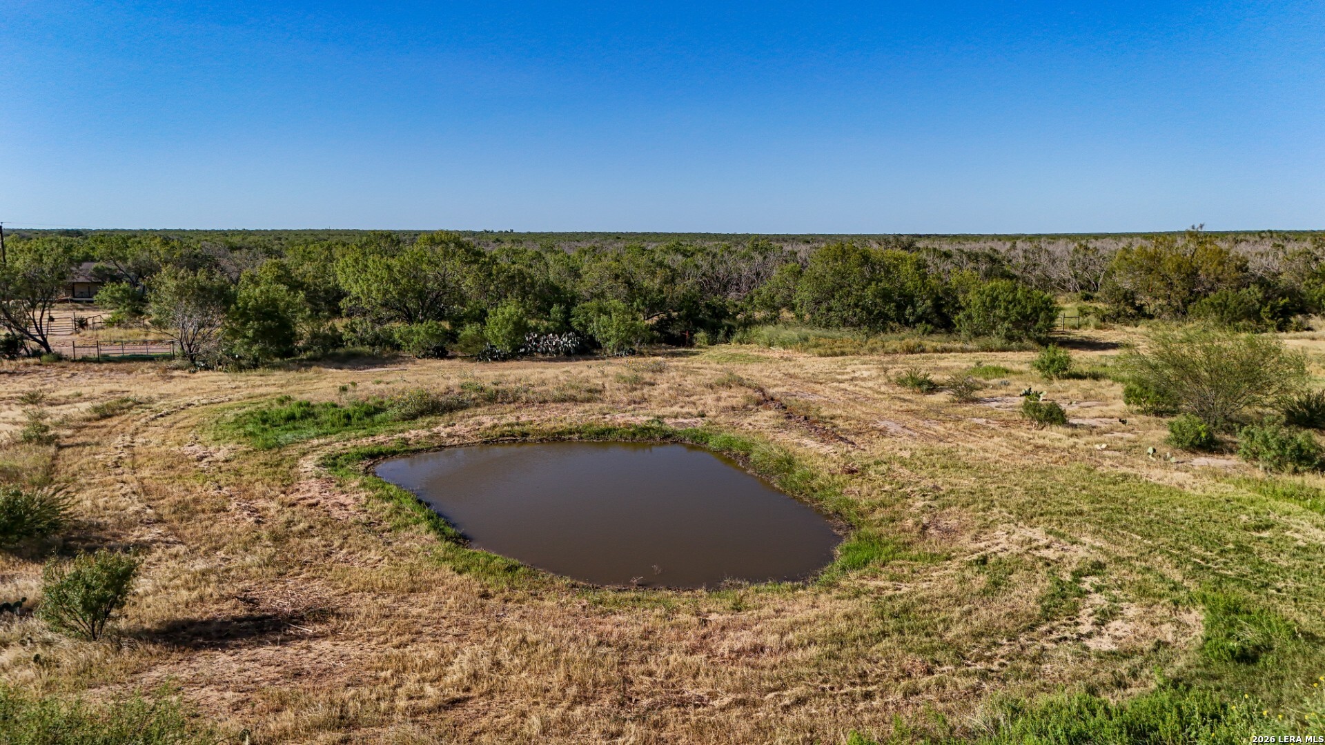 6192 County Road 2500 Bigfoot TX 78005