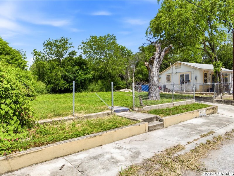 1201 S Comal San Antonio TX 78207