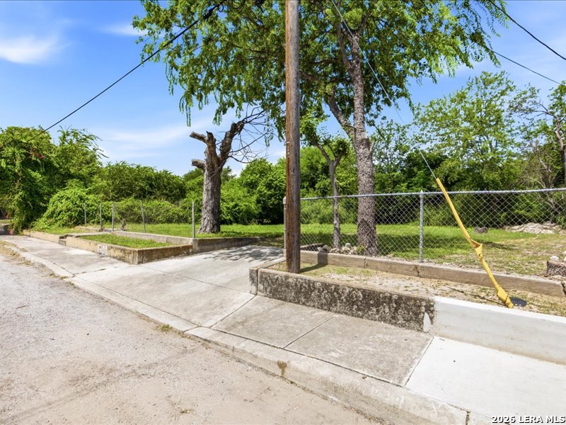 1201 S Comal San Antonio TX 78207