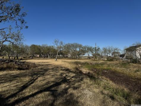 6323 County Road 1612 Portland TX 78374