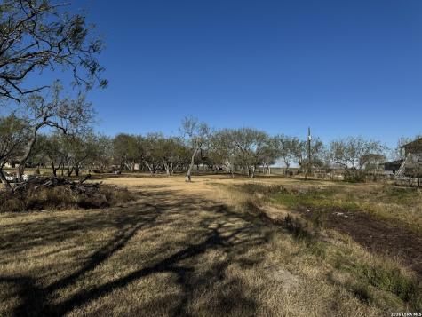6323 County Road 1612 Portland TX 78374