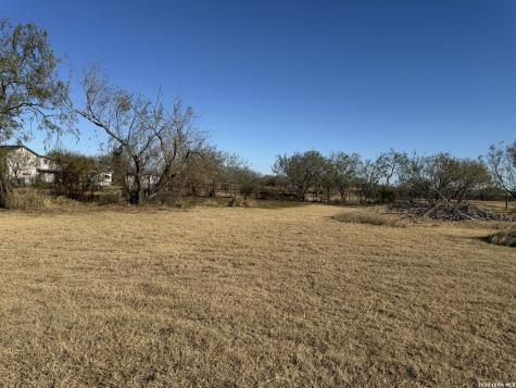 6323 County Road 1612 Portland TX 78374