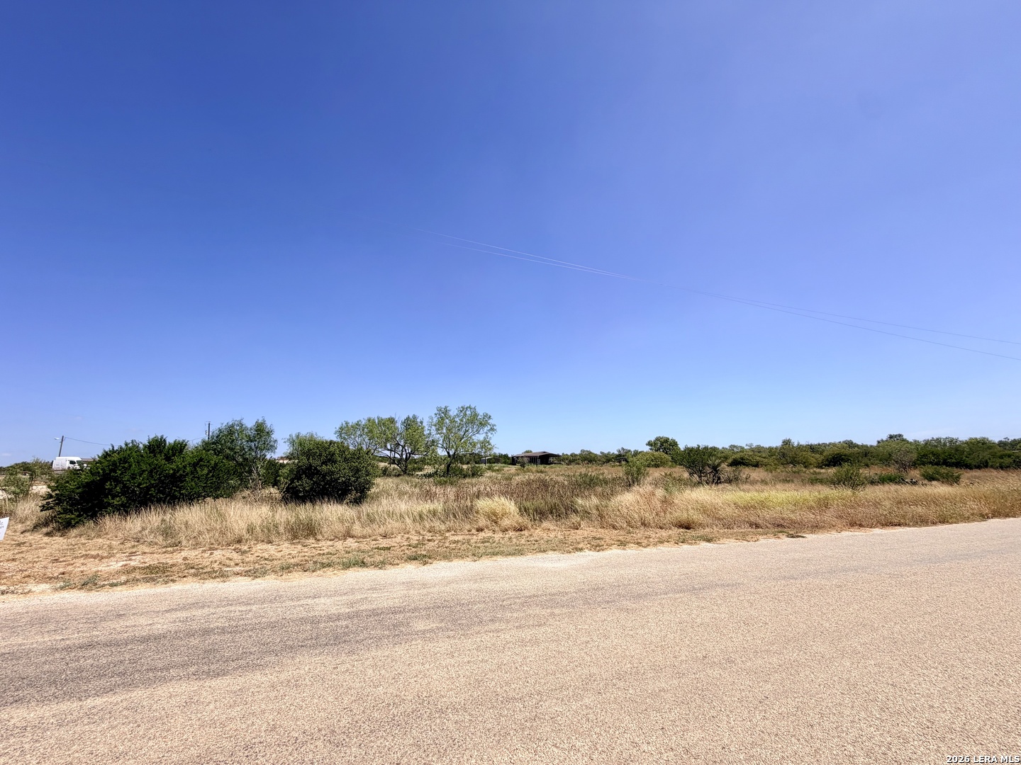 102 County Road 2665 Devine TX 78016