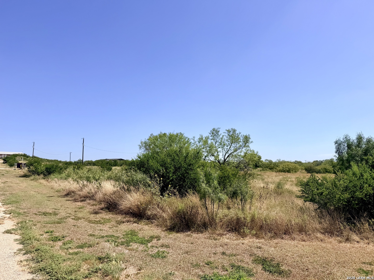102 County Road 2665 Devine TX 78016