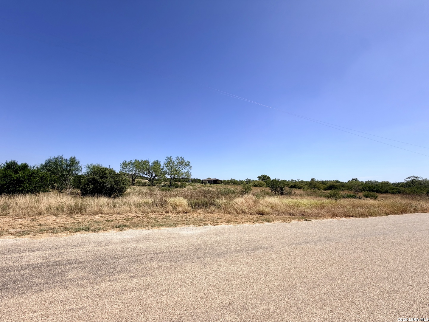 102 County Road 2665 Devine TX 78016