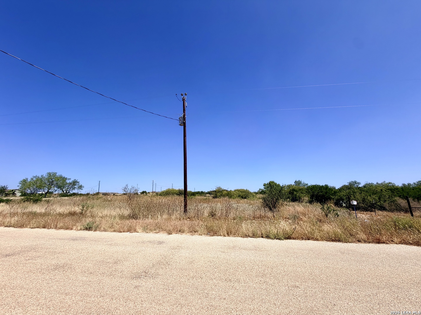 102 County Road 2665 Devine TX 78016